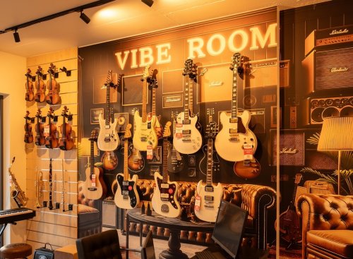 Odwiedź VIBE ROOM i wynajmij instrument muzyczny z opcją wykupu!