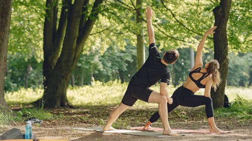 Joga w parku -  niedzielne południe z naturą 